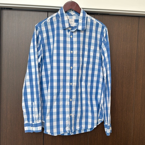 GAP Other - Gap long sleeve button up blue plaid shirt. Size Large